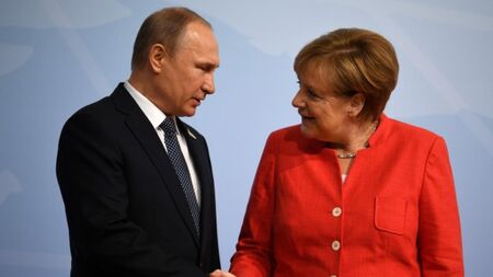 Навиват Меркел да преговаря с Путин