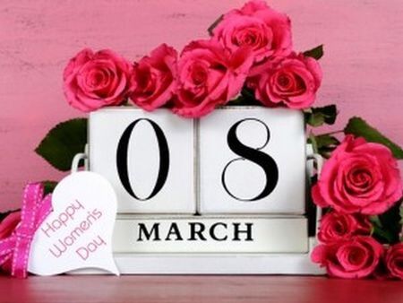 Празнуваме 8 март повече от век. Честит празник, мили дами!