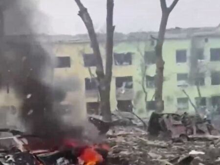 Руснаците бомбардират Житомир, 2 болници ударени
