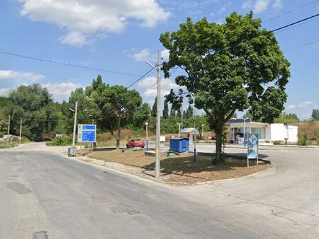 Извънредно! Маскирани атакуваха бензиностанция „Петрол“ в Тополовград, пострадала е служителка