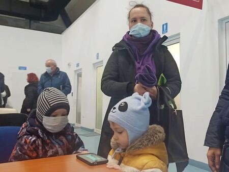 Над 3 хил. са украинците бежанци в Бургаско, междинна спирка ли е за тях България?