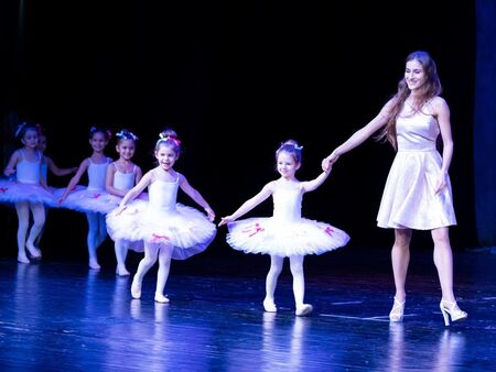 Примата Даниела Туртуманова открива свое балетно студио в Бургас