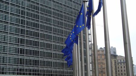 ЕС готви пети пакет санкции срещу Русия, включително петролно ембарго