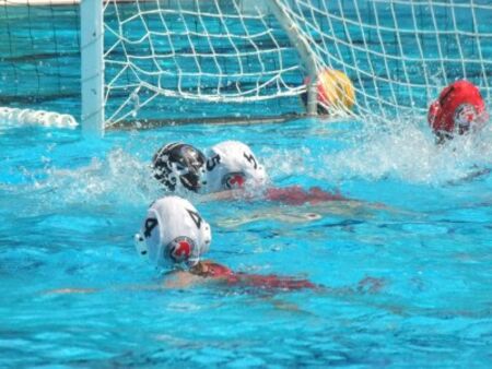 Бургаските девойки оглавиха класирането при 17-годишните във водната топка