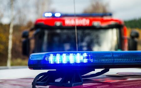 Пожарникари свалиха дете от трафопост в Плевен