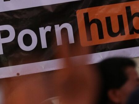 Пет рускини спечелиха награди на PornHub