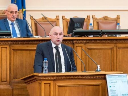 Любомир Каримански се гласи за шеф на БНБ, ГЕРБ и ДПС щели да го подкрепят