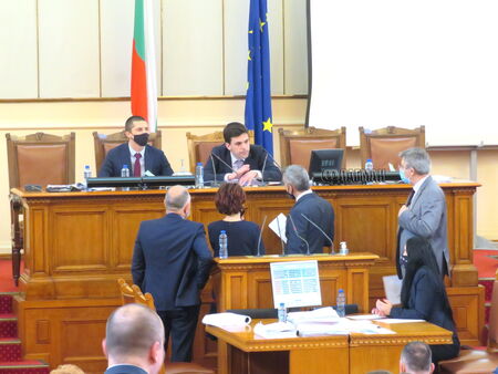 Заформя се солидно мнозинство в парламента за предоставяне на оръжия на Украйна