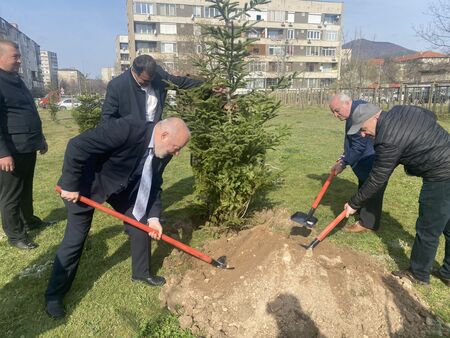 ЮИДП и Техническия университет в София залесиха дръвчета за Седмица на гората 2022 г.