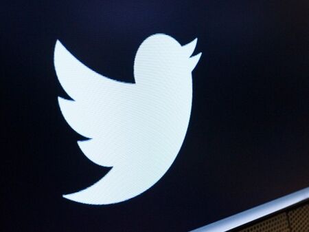 Туитър спира достъпа до съдържание в профила на Путин