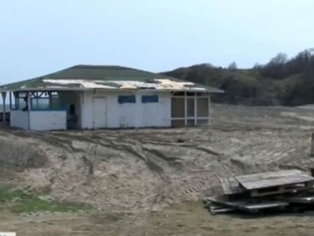 РИОСВ-Бургас: Сиви пясъчни дюни са разорани на плаж "Бутамята"