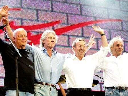 Pink Floyd с песен в подкрепа на Украйна