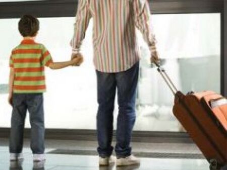 ВАС отмени писменото съгласие на липсващ родител при пътуване на деца в чужбина