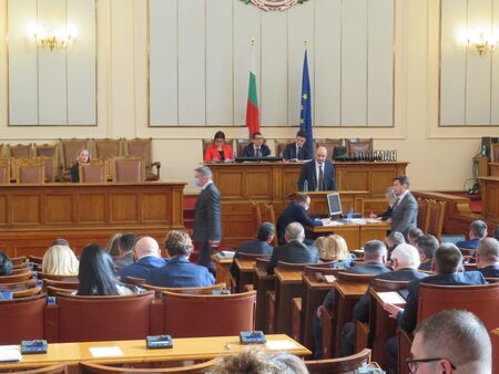 В парламента: Започна последната битка за спецправосъдието (ВИДЕО)