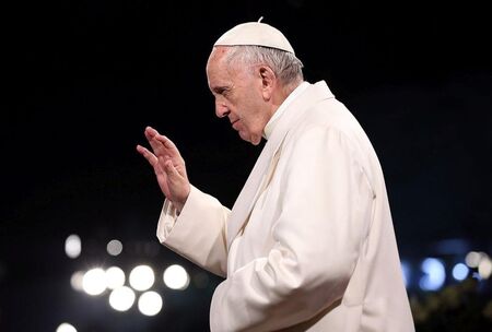 Папата осъди жестокостта на войната в Украйна по време на месата си за великденското бдение