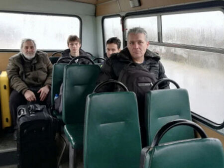 Българските моряци от "Царевна" май се превърнаха в заложници на непризнатата Донецка народна република