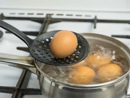 Малък трик: Как да сварим яйцата за Великден?