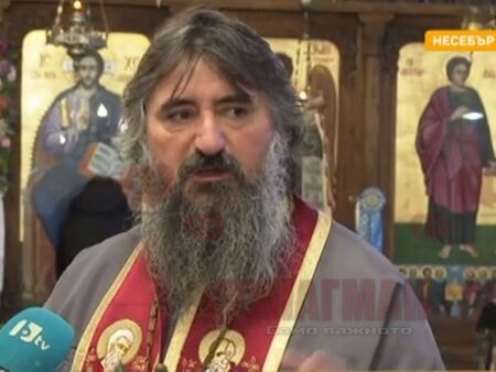 Отец Петър от Несебър зове българите да помагат на бежанците от Украйна