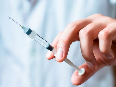В изпитание е нова ваксина срещу COVID за хора с рак на кръвта