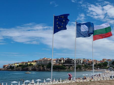 Рекорден брой сини флагове ще се веят по българското Черноморие през 2022 г.