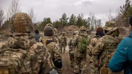 Руски военни са били на метри от Зеленски в първия ден на войната