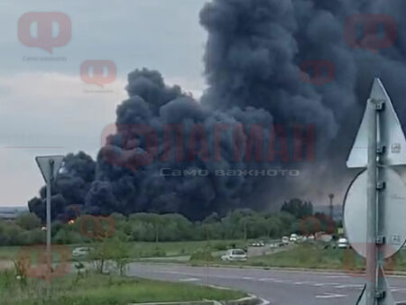 Извънредно! Мощен пожар в промишлената зона на Ямбол (ВИДЕО/ОБНОВЕНА)