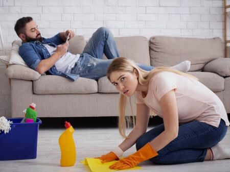 5 възможни причини той да не ви помага с домакинските задължения