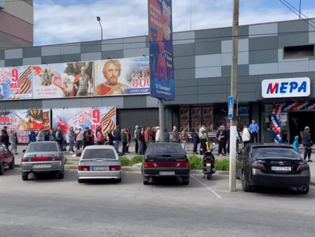 Русия няма намерение да напуска Мелитопол: Откриха супермаркет, който приема рубли и гривни
