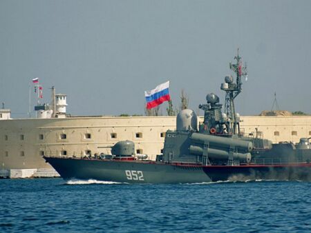 Украйна твърди, че дрон е унищожил два руски патрулни катера