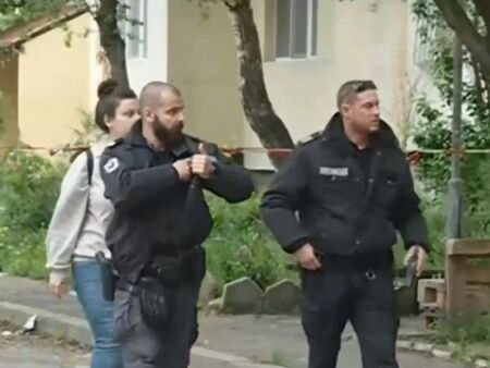 Полицията на крак цяла нощ заради барикадиралия се мъж от „Люлин”