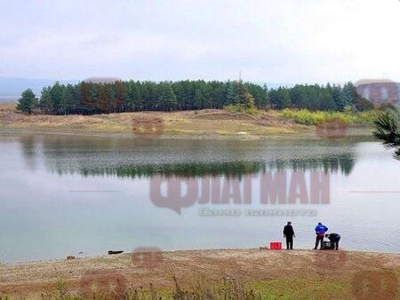 Атракция в айтоския язовир „Парка“, рибари ще ловят сомове от лодки