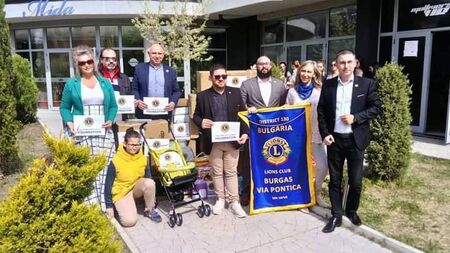 Лайънс Клубовете с огромно дарение за украинските бежанци в Бургаско