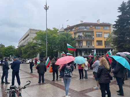 Вижте как мина походът за мир и неутралитет в Бургас и кои са протестиращите