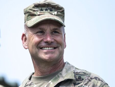 Американски генерал оглавява силите на НАТО в Европа