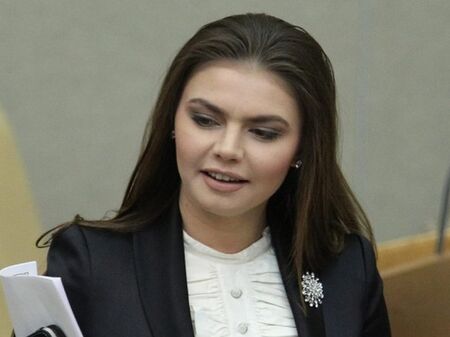 ЕС налага санкции и на смятаната за жената до Путин - Алина Кабаева