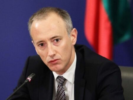 Деполитизация? Назначиха лелята на министъра на културата за шеф на РУО- Пловдив