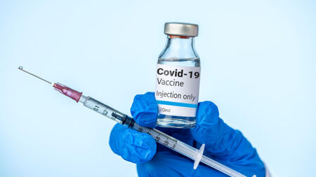 EMA: Само 50% от европейците са напълно ваксинирани срещу COVID и са получили бустер