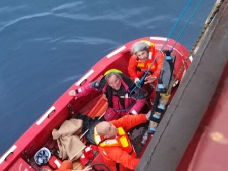 Български моряци спасиха живота на трима бедстващи от хърватска яхта