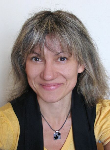 Проф. Амелия Личева представя в Бургас поетичната си книга "Потребност от рециклиране"
