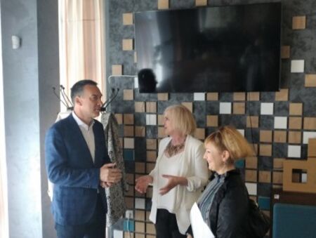 Кметът Димитър Николов поздрави специалистите по здравни грижи в Бургаска област за празника им