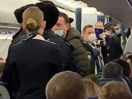 Пандемията e към своя край: Отпада и задължителното носене на маски в самолетите