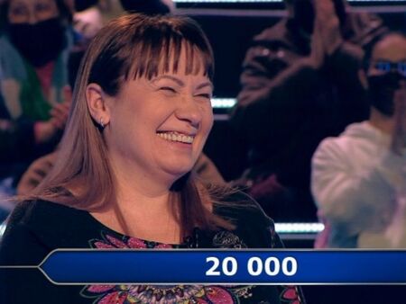Служителка на БНБ отвя всички в "Стани богат"