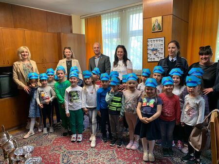 Малчуганите от детска градина "Иглика" посетиха ОД на МВР в Бургас
