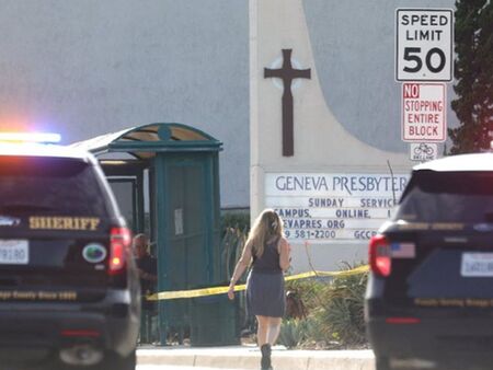 Стрелби в църква и на пазар в САЩ, има жертви