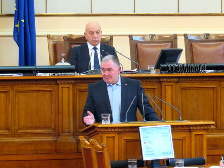 След Цацаров: И Гешев иска имунитета на депутат от БСП заради „брадясало“ разследване