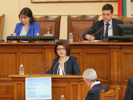 Решетките за Бойко Борисов и парламента падат еднакво бързо, установиха в ГЕРБ