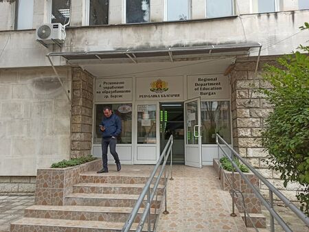 Мистериозен кандидат заплете интригата за шеф на РУ на МОН в Бургас