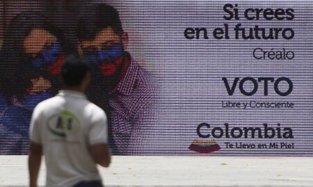 Колумбийците гласуват на президентски избори