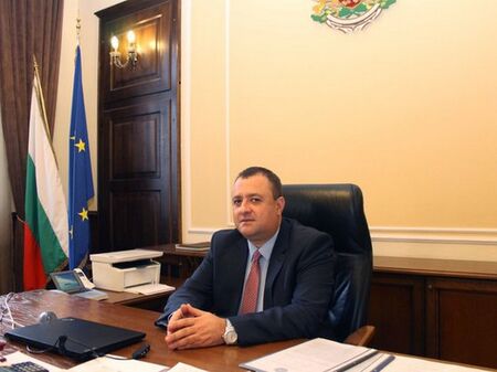Министър Иванов: В най-кратък срок пострадалите от градушка земеделци ще бъдат обезщетени