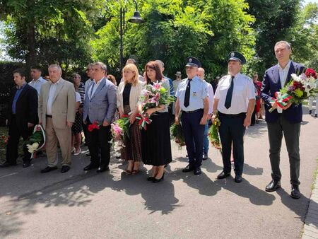 146 години безсмъртие: Бургас се преклони пред поета-революционер Христо Ботев (СНИМКИ/ВИДЕО)
